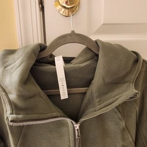 New with tags Lululemon women's oversized scuba hoodie in green